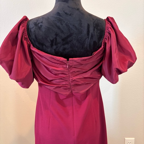 NWT Belle by Badgley Mischka Harlow Off-the-Shoulder Puffed Sleeve Dress,size 12 - Picture 8 of 14